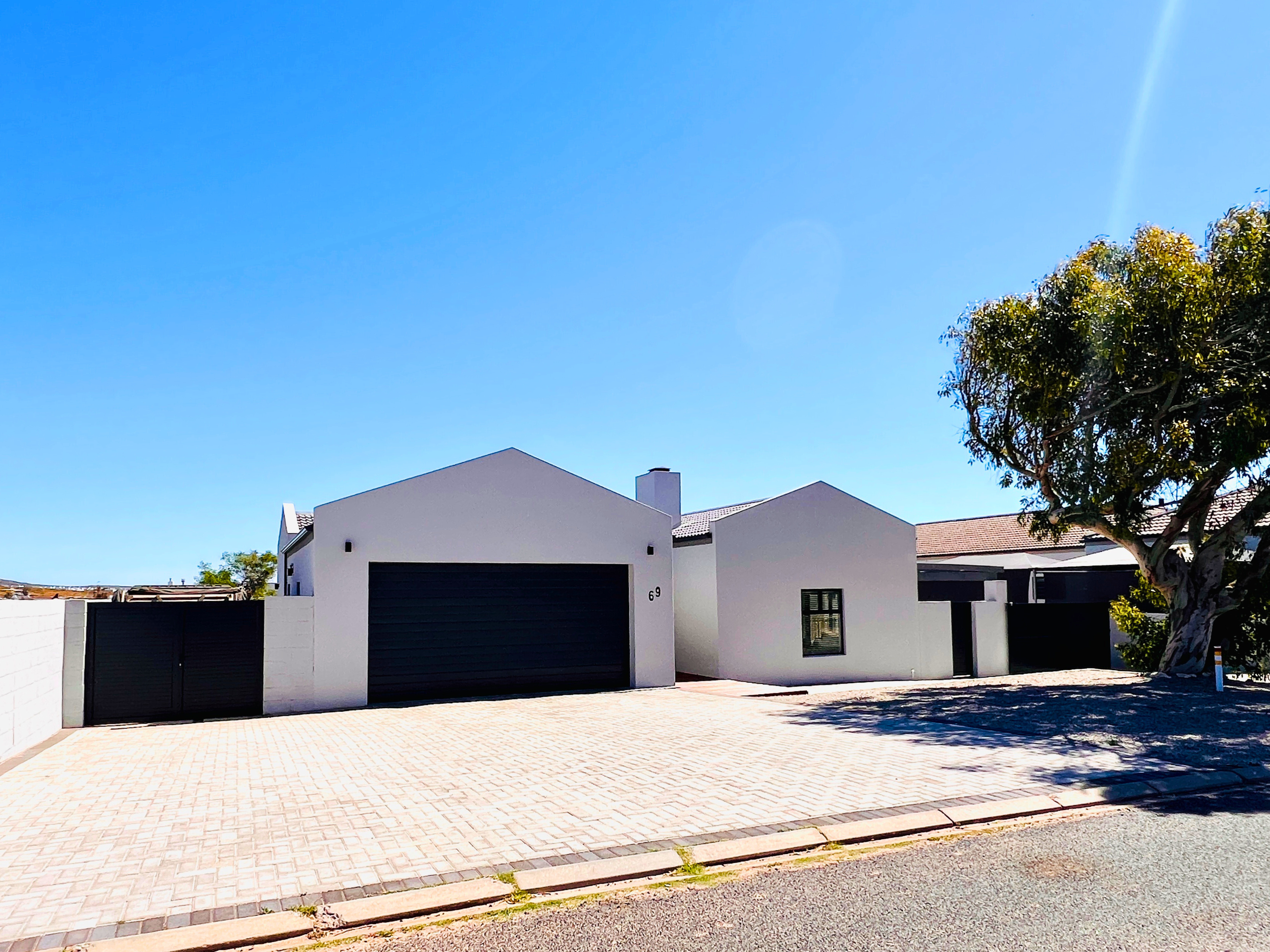 4 Bedroom Property for Sale in Country Club Western Cape